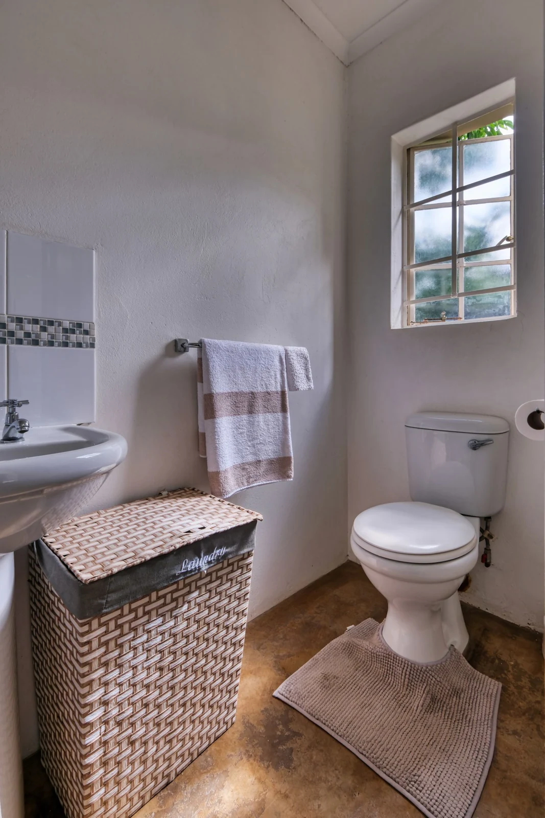 Bathroom layout and fittings