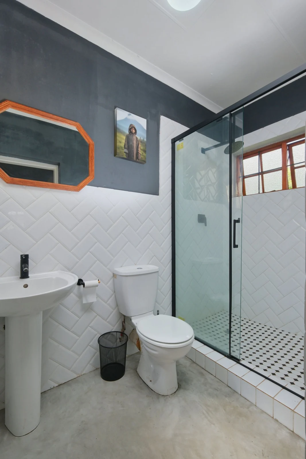 Bathroom layout and fittings