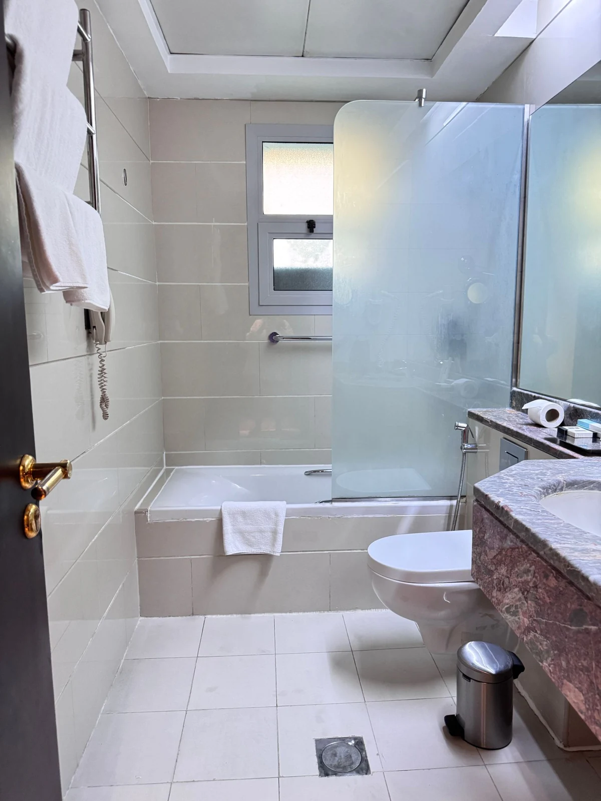 Bathroom layout and fittings