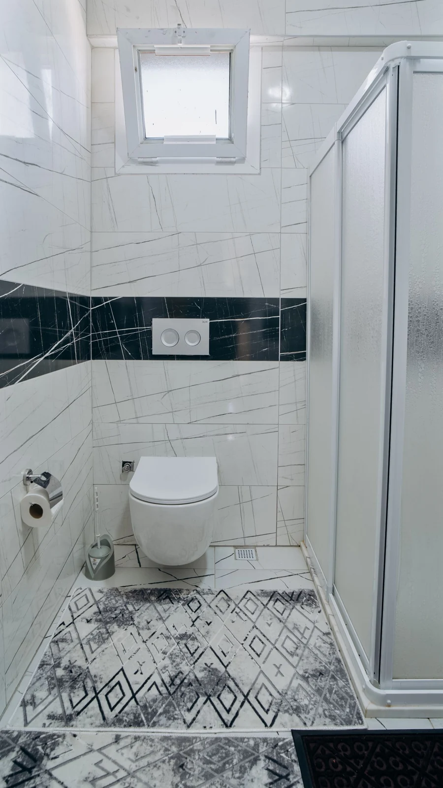 Bathroom layout and fittings